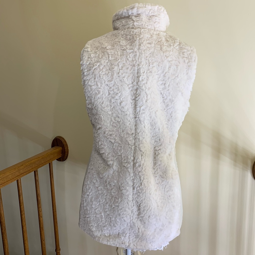 Andrew Marc faux fur leather sides vest cream sz M - Picture 5 of 8